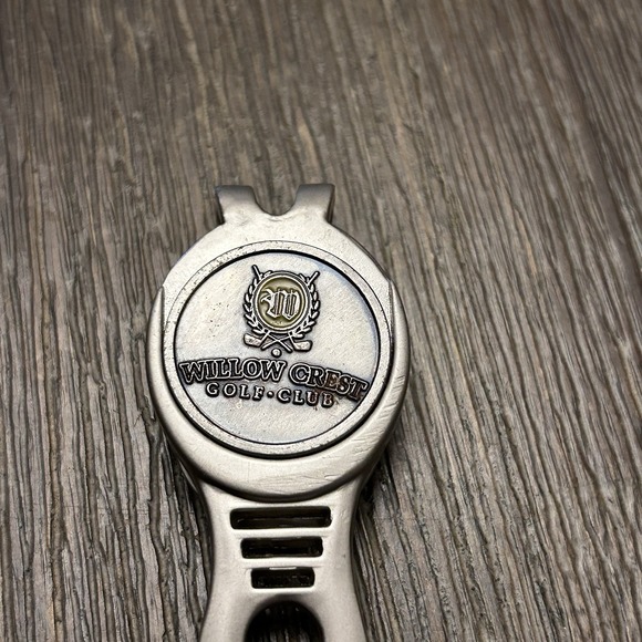 Willow Crest Golf Club Divot Tool & Ball Marker Oakbrook Illinois Magnetic PGA - Picture 2 of 4